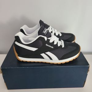 Reebok shoes, big kids size 5.5 or 7 women